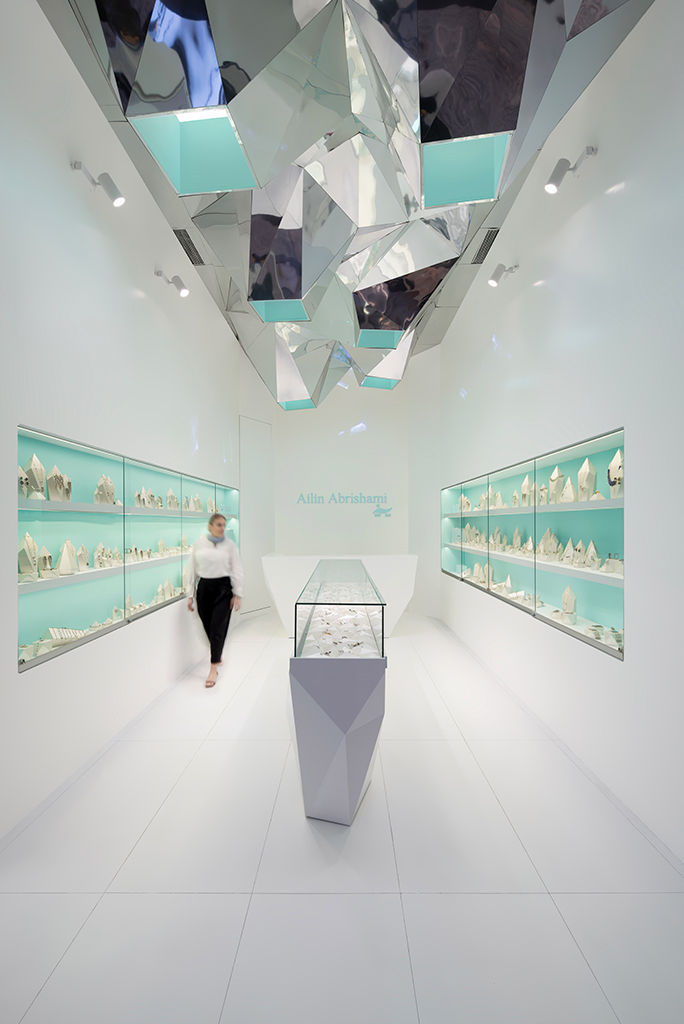 در ستایش آب و آینه